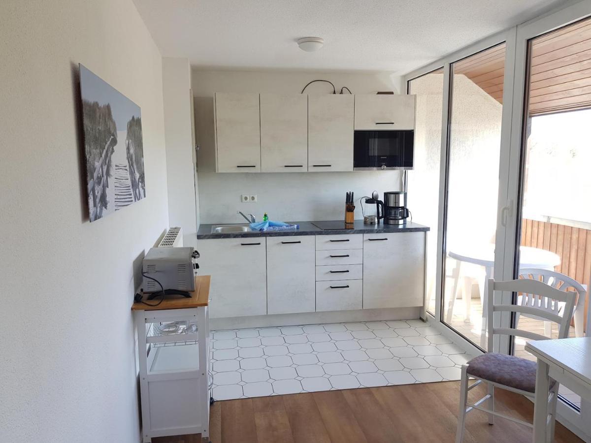 Fewo 18 Im Strandhaus Lobbe Mit Balkon エクステリア 写真