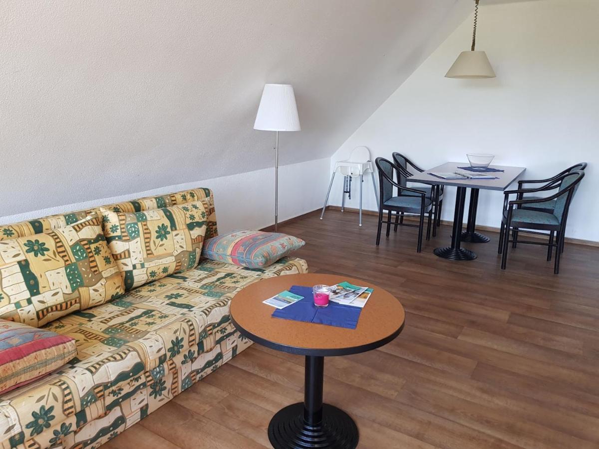 Fewo 18 Im Strandhaus Lobbe Mit Balkon エクステリア 写真