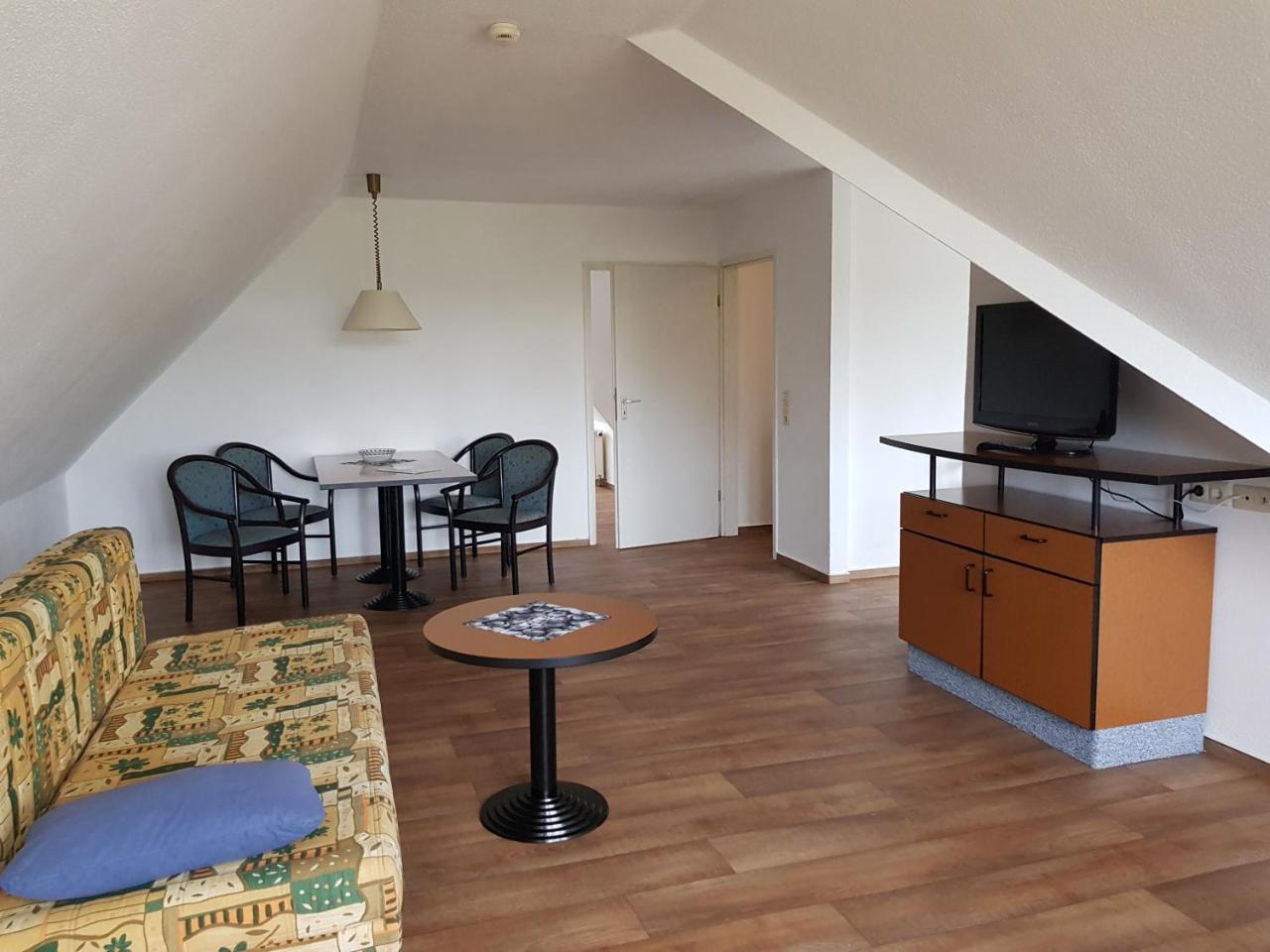 Fewo 18 Im Strandhaus Lobbe Mit Balkon 部屋 写真